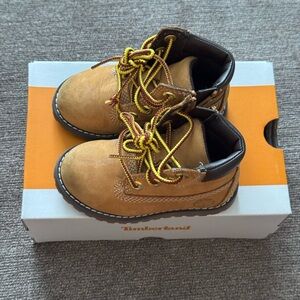 Timberland Tan and Yellow Hiking Boots Durable Nubuck Upper